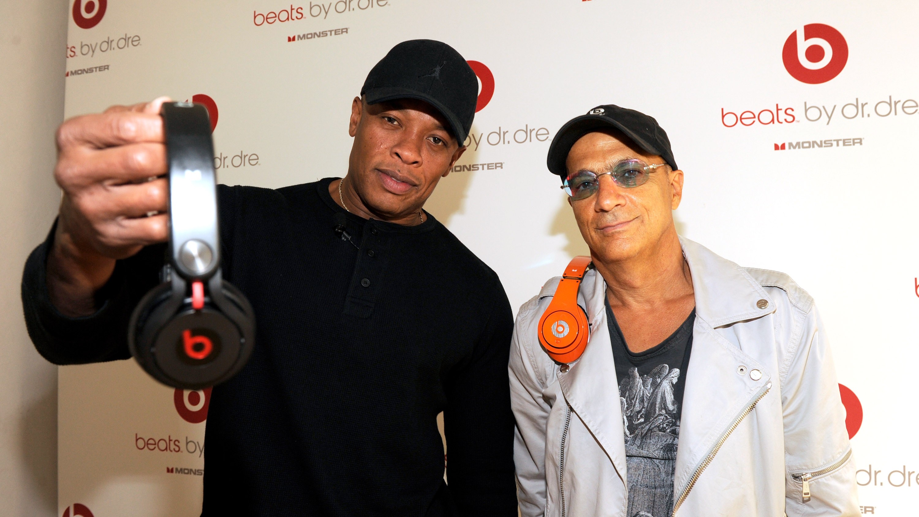 Dime Time News Hip Hop’s 1st Billionaire! Dr. Dre to Sell his Beats by
