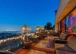 robin-thicke-sunset-strip-house-015-480w