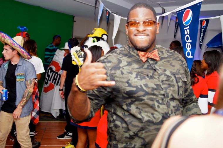Big Yogi Throwing Up The Ice At The Pepsi Suite Experience