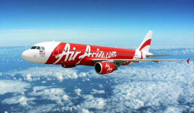 airasia-plane-with-url-on-side-665x38911