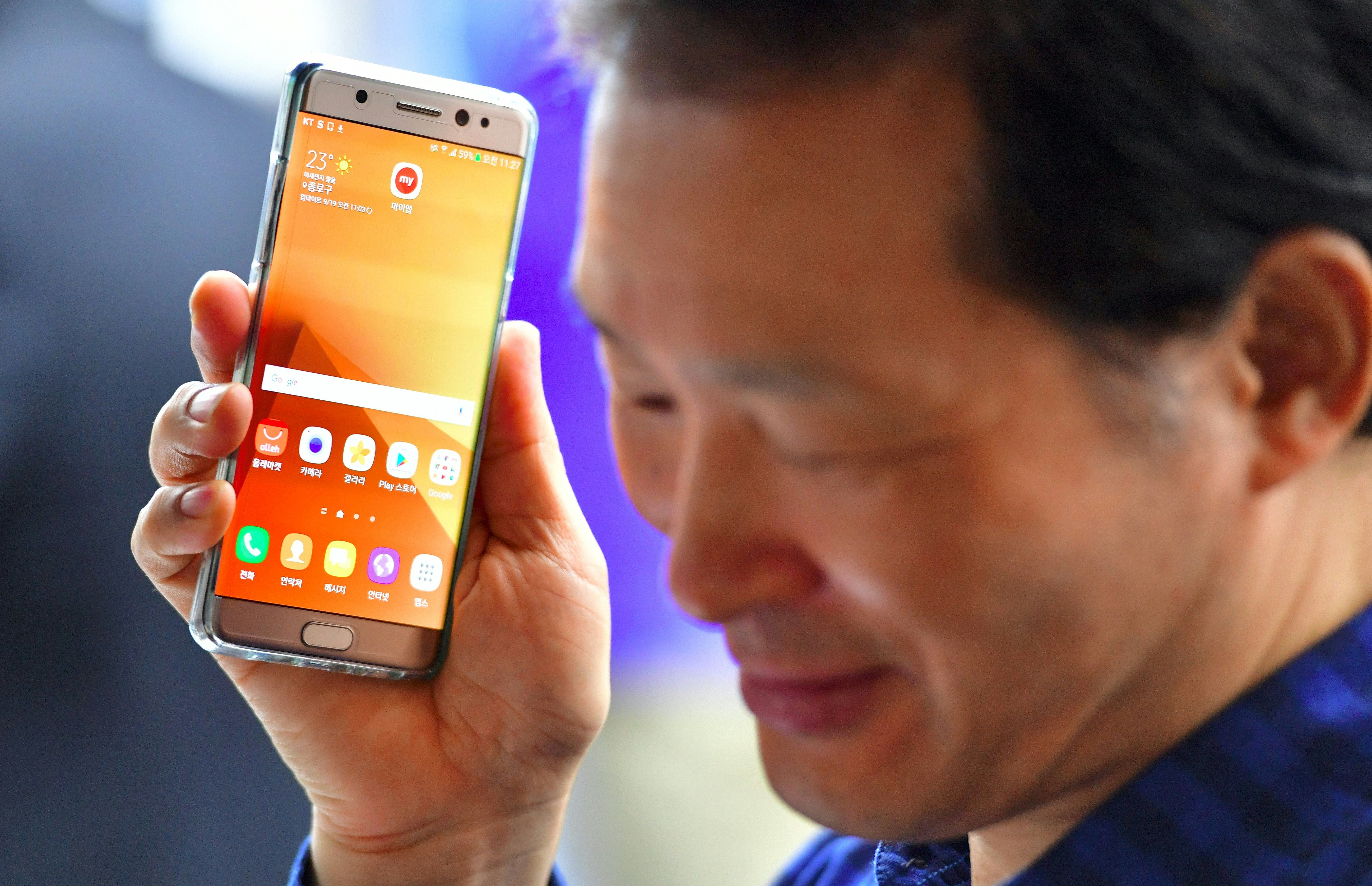 SKOREA-SAMSUNG-TELECOMMUNICATION-RECALL