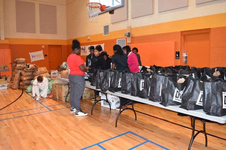 Radio One Columbus Thanksgiving Back