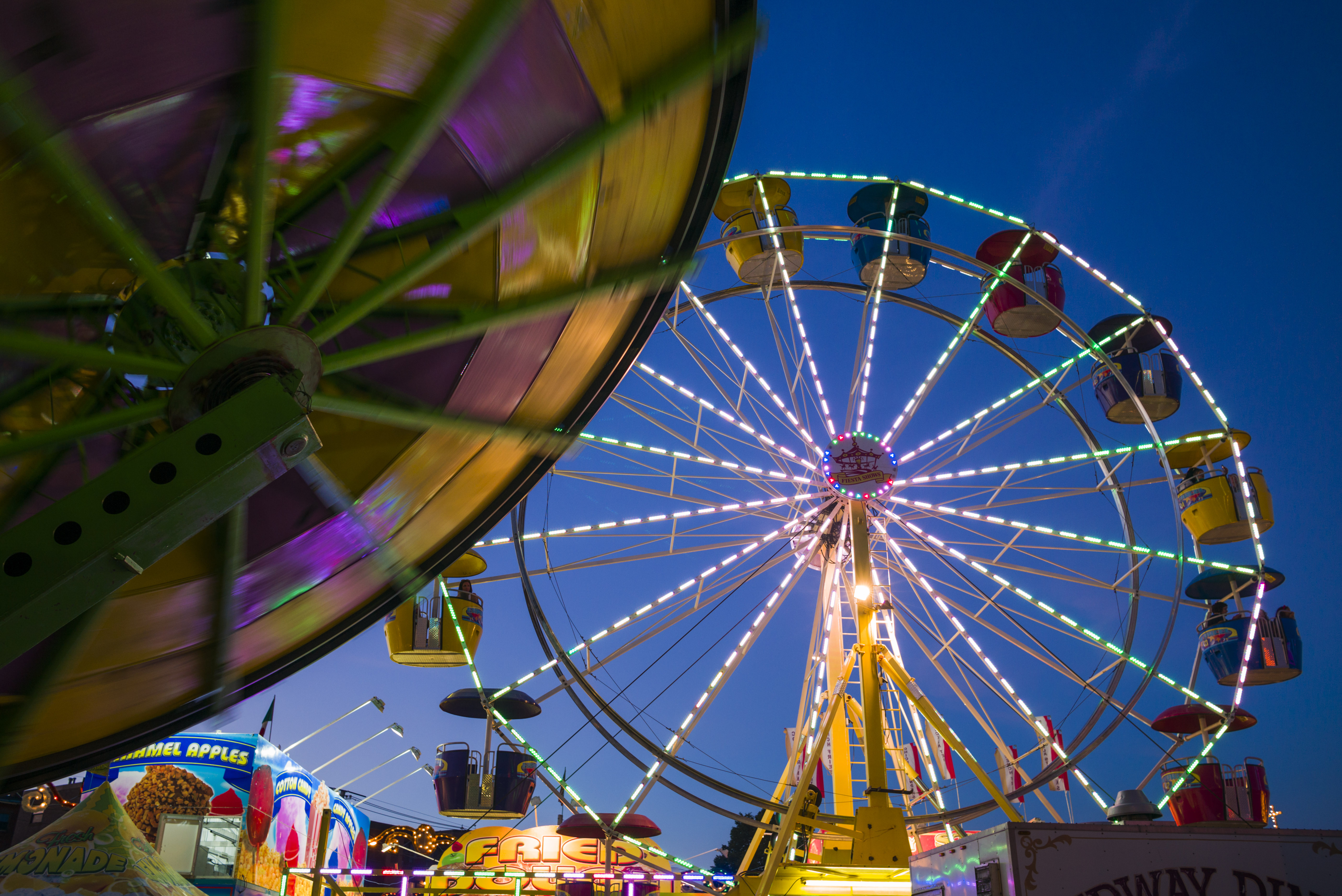 USA, Massachusetts, Cape Ann, Gloucester, Carnival rides during annual Saint Peters Fiesta