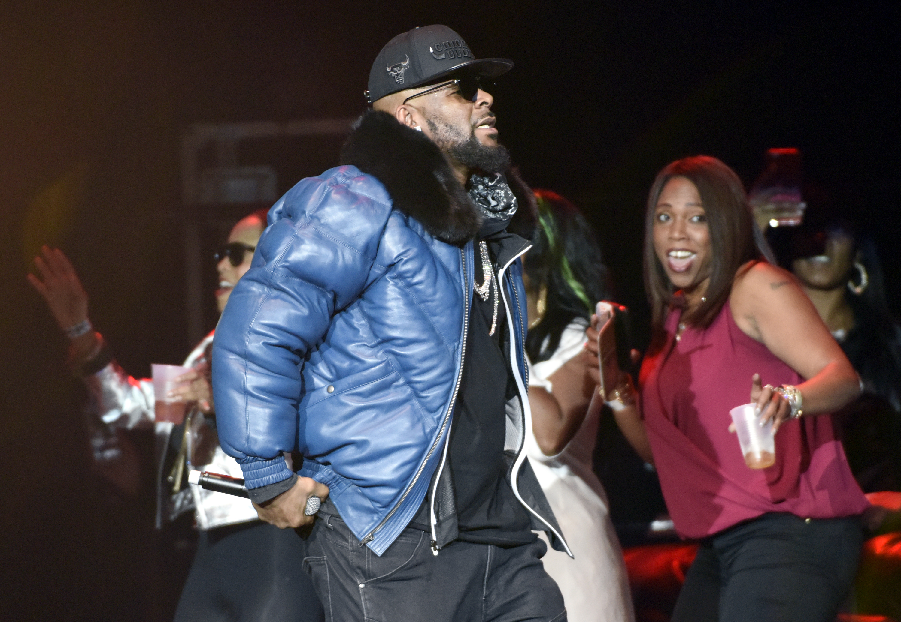 R. Kelly Performs At Oracle Arena