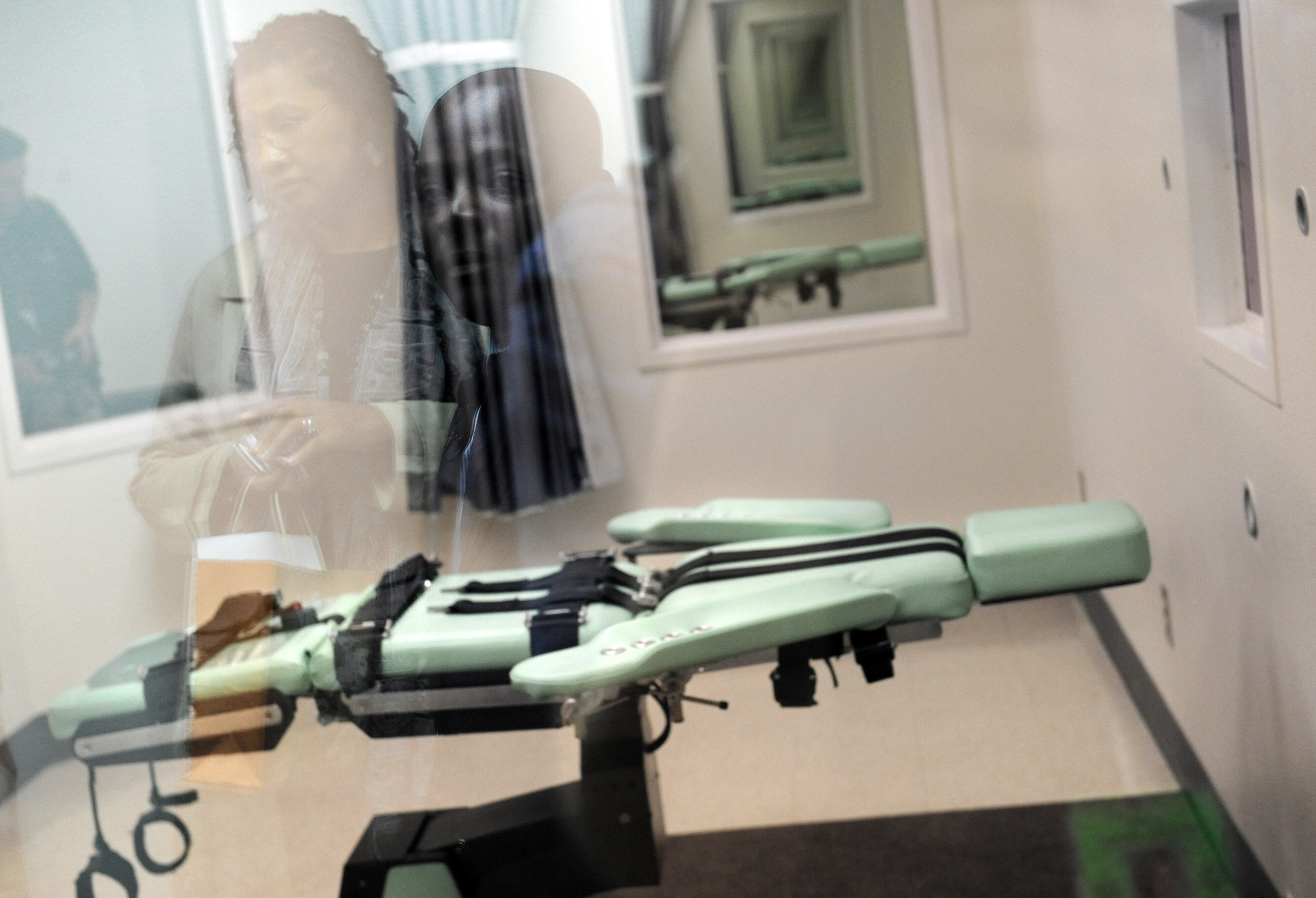 SAN QUENTIN, CALIFORNIA SEPTEMBER 21, 2010Press Information Officer Lt. Sam Robinson is reflected