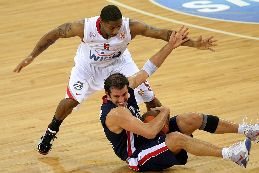 Efes Pilsen vs Olympiacos Piraeus - Euroleague Basketball