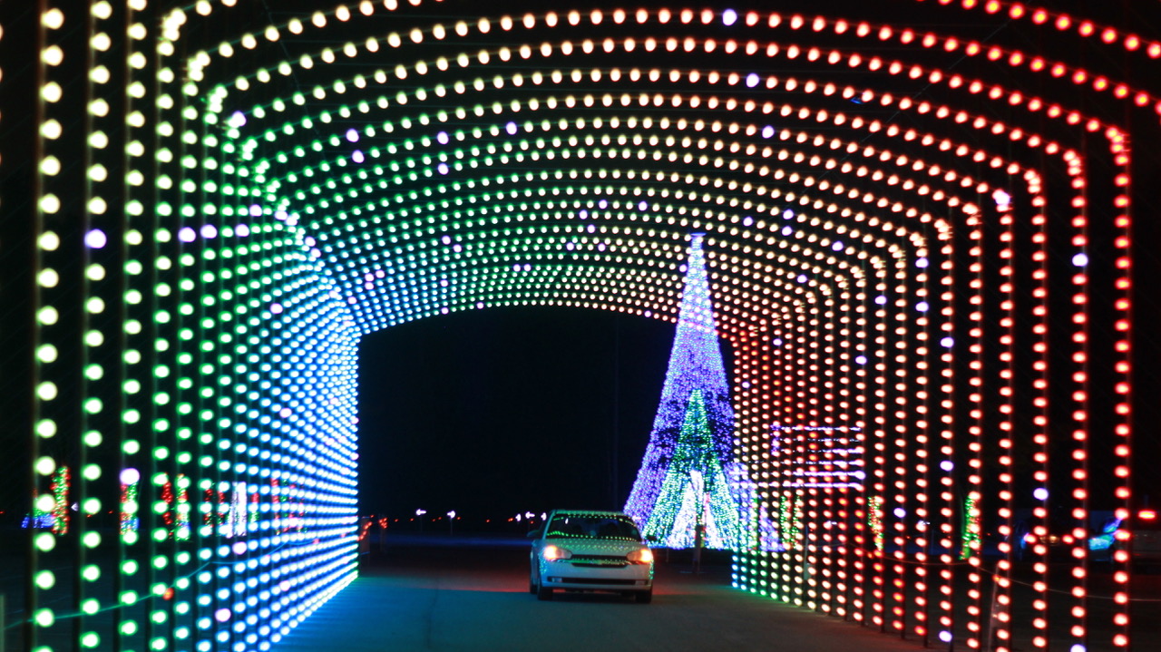 A New Holiday Lights Attraction is Coming to Columbus! Magic 95.5 FM