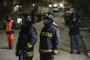 Sinkhole swallows cars and evacuates buildings in Rome