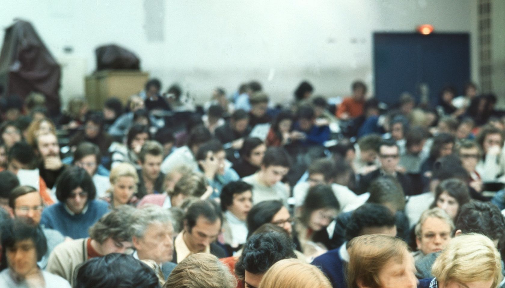 Studenten im Hörsaal der Frankfurter Universität