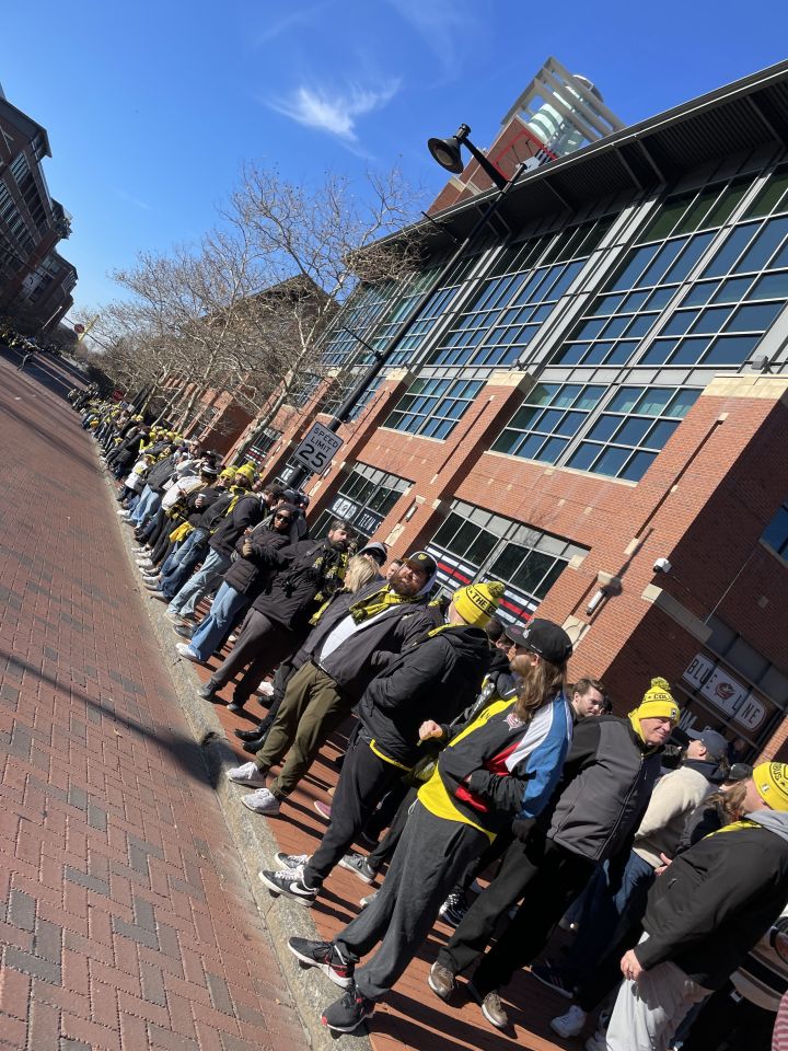 Fans Await the Parade