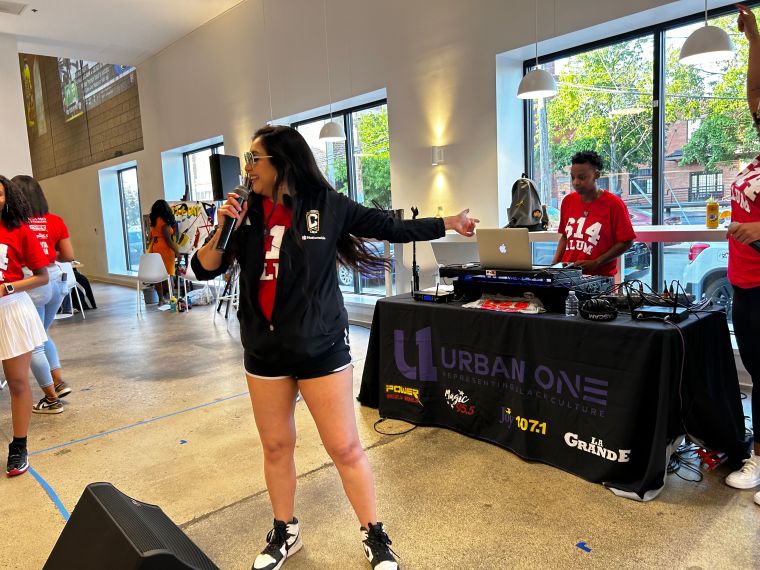 Perla Holding it Down