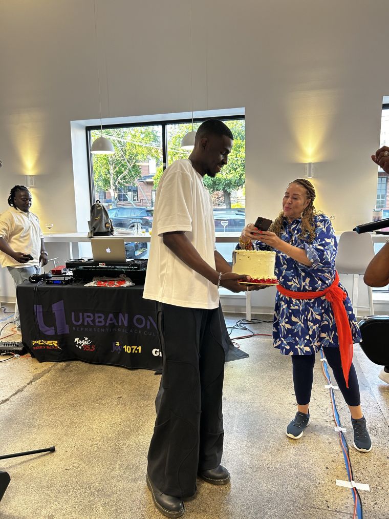 Lekan Receiving His Flowers (Cake)